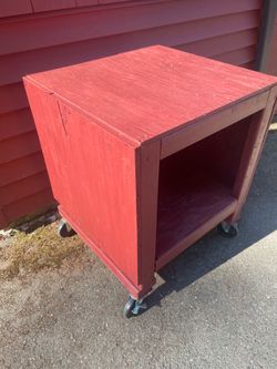Wood Table On 4 Wheels