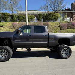 2016 Chevy Silverado 4x4 Diesel 