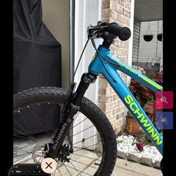 Schwinn 24' Axum Sport Bike Excellent Condition 