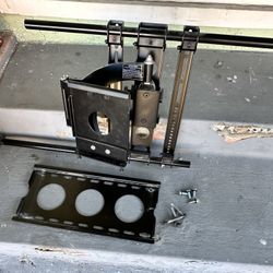 TV Mount -Free
