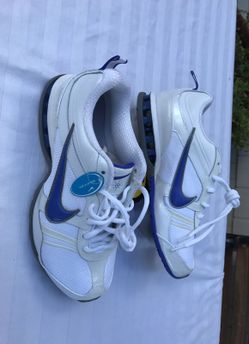 Nike Reax womens size 7.5 New