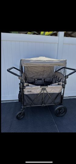 Wagon/ Jeep Gladiator 4 seater wagon/ 4 seater/ kids/ toys/ sports/ beach/ travel/ Jeep/ New