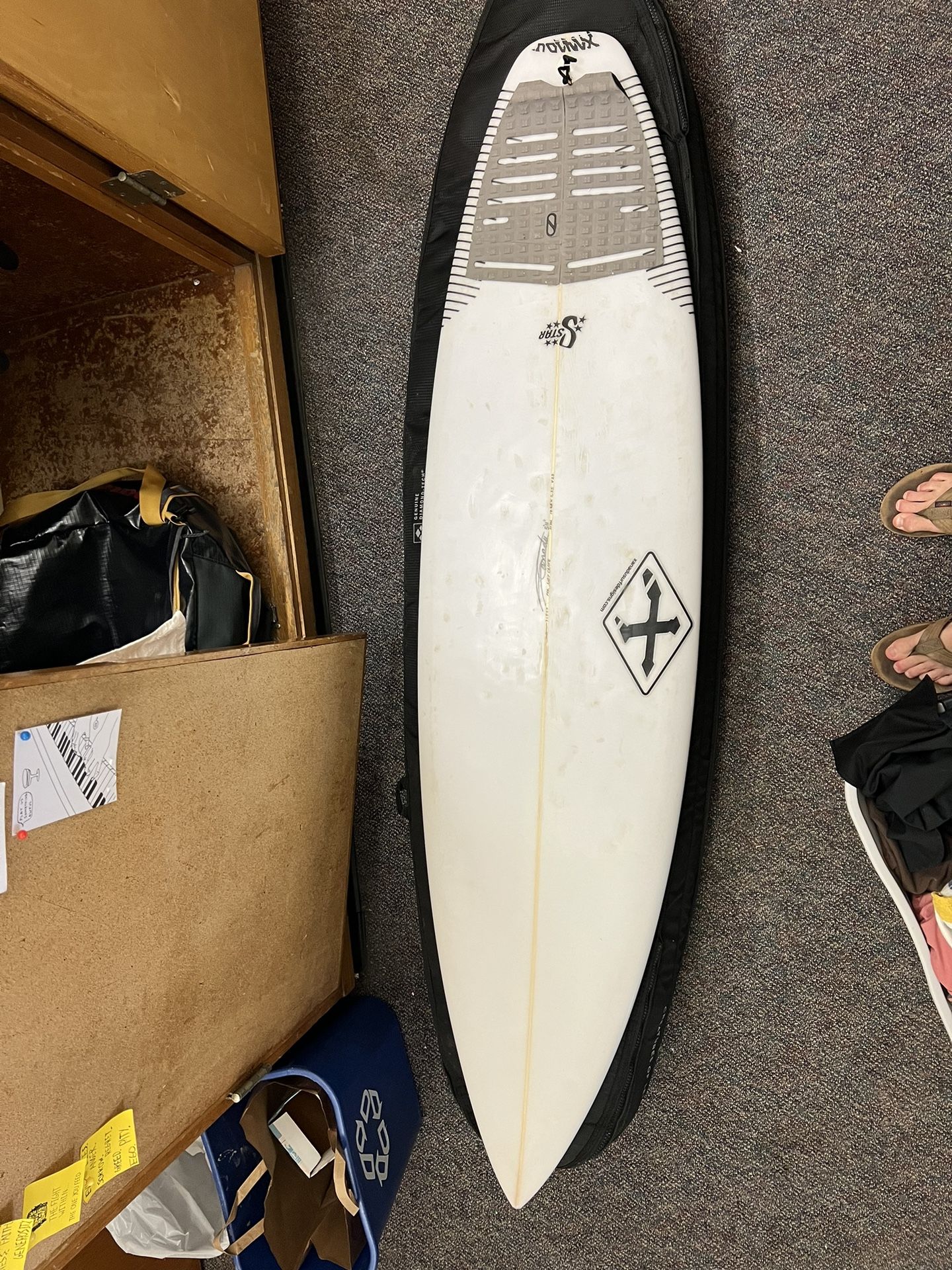 Xanadu Sstar Surfboard 25L 5’11 x 18.25” x 2.25”