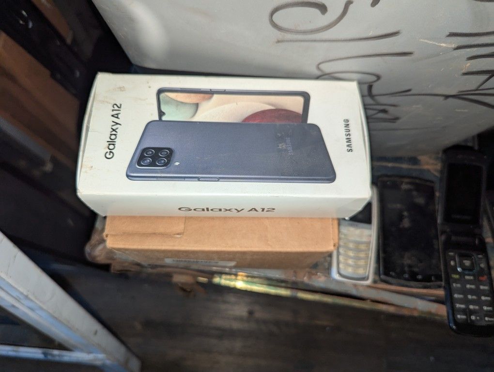 SAMSUNG GALAXY A12