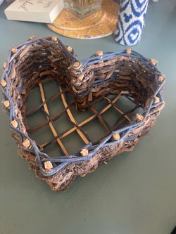 Rustic hanging heart-shaped basket. Cash only. Everett/Melvin Avenue pick up area.