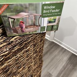 DesGully Window Bird Feeder (New in Box)