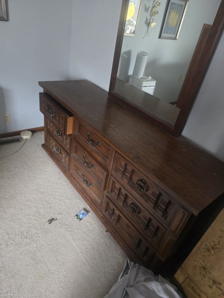 Vanity Dresser