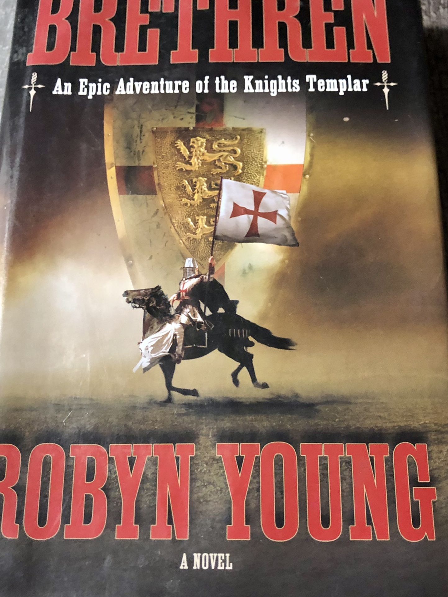 Used Hardcover Book : Brethren: An Epic Adventure of the Knights Templar by Robyn Young