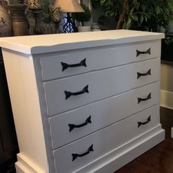 Dresser 4 drawers Antique 1940 Vintage Monterey dresser 4 Drawers  