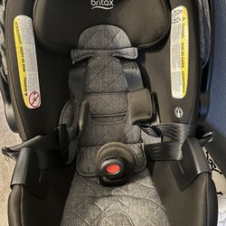 Infant Britax Car Seat-with base 