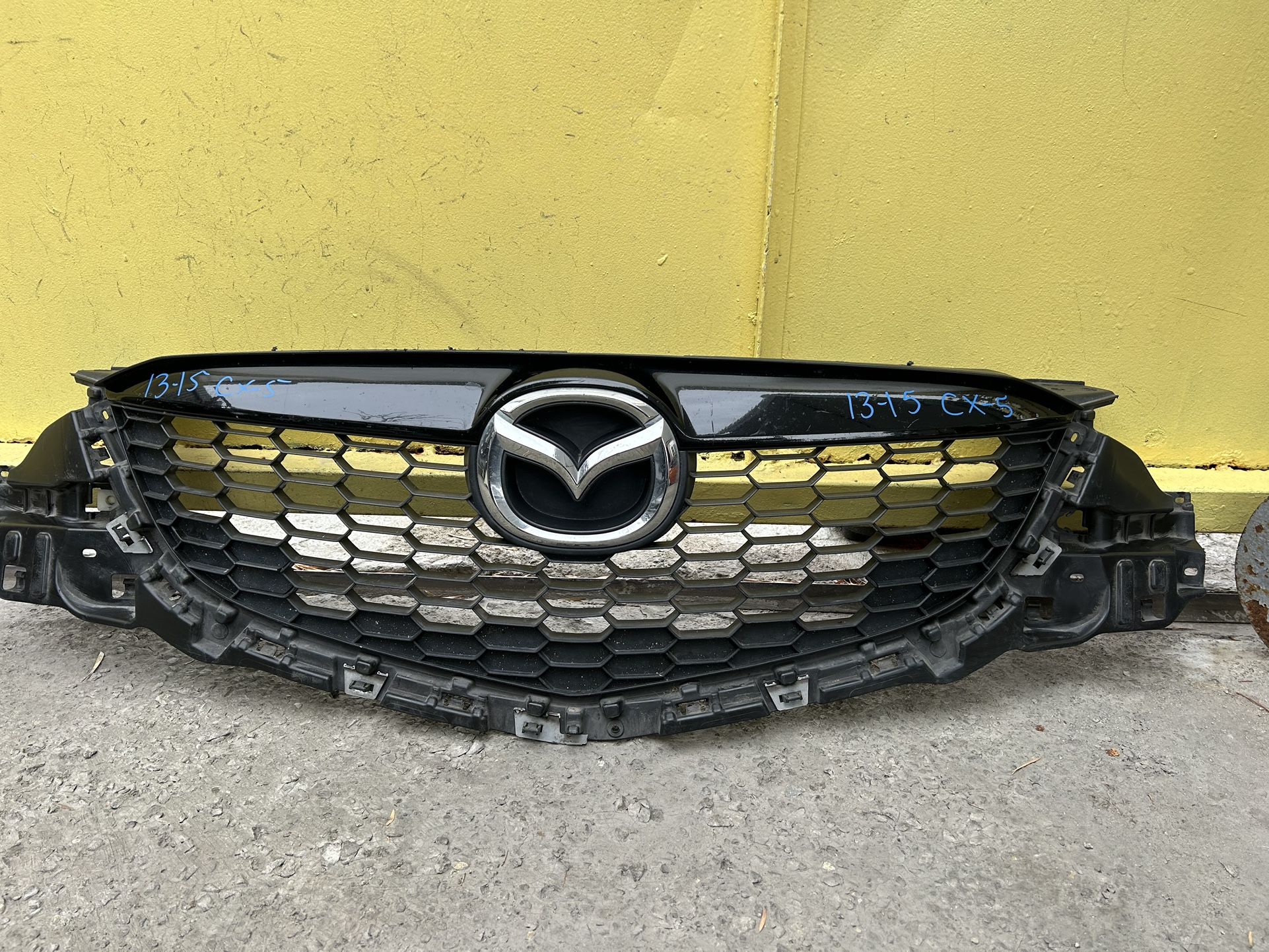 2013-2016 MAZDA CX-5 GRILLE OEM