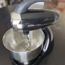 Sunbeam Mixmaster Heritage Series Model 2353 Black Stand Mixer w/Bowl