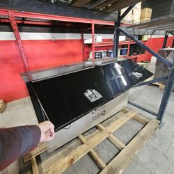 NEW TOOL,BOX HEAVY DUTY METAL,ROLLING TARP FOR TRAILER, TIRES DIFERENT SIZES AND CAPACITY, MANUFACTURE DUMP TRUCKS AND TRAILERS FOR ANY QUESTION TEXT 