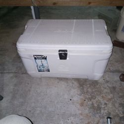 Ice chest