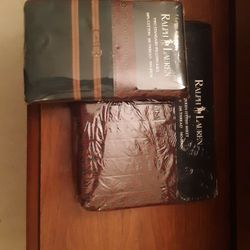 Ralph Lauren Queen Size Fitted Sheet And Matching Pillow Cases
