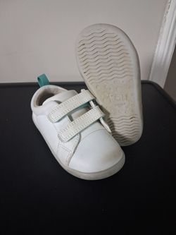 Ten little size 7t shoes