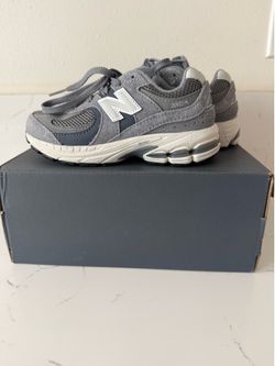New Balance 2002R Boys Shoes – Grey & White – Size 11