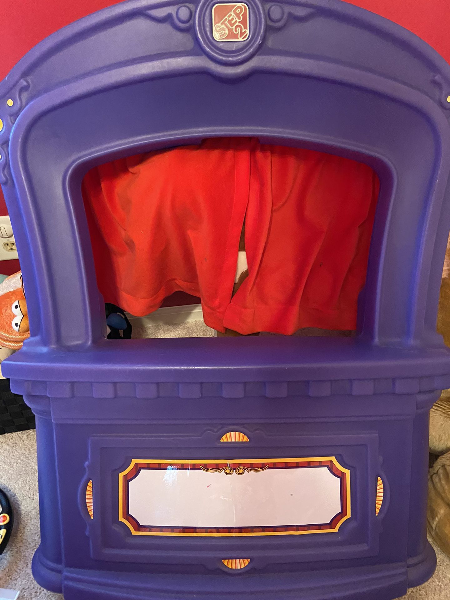 Step2 Puppet Theater & Puppets