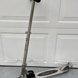 Kids Blue Razor Scooter