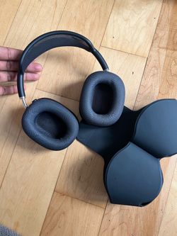AirPod Max Midnight with case and Box