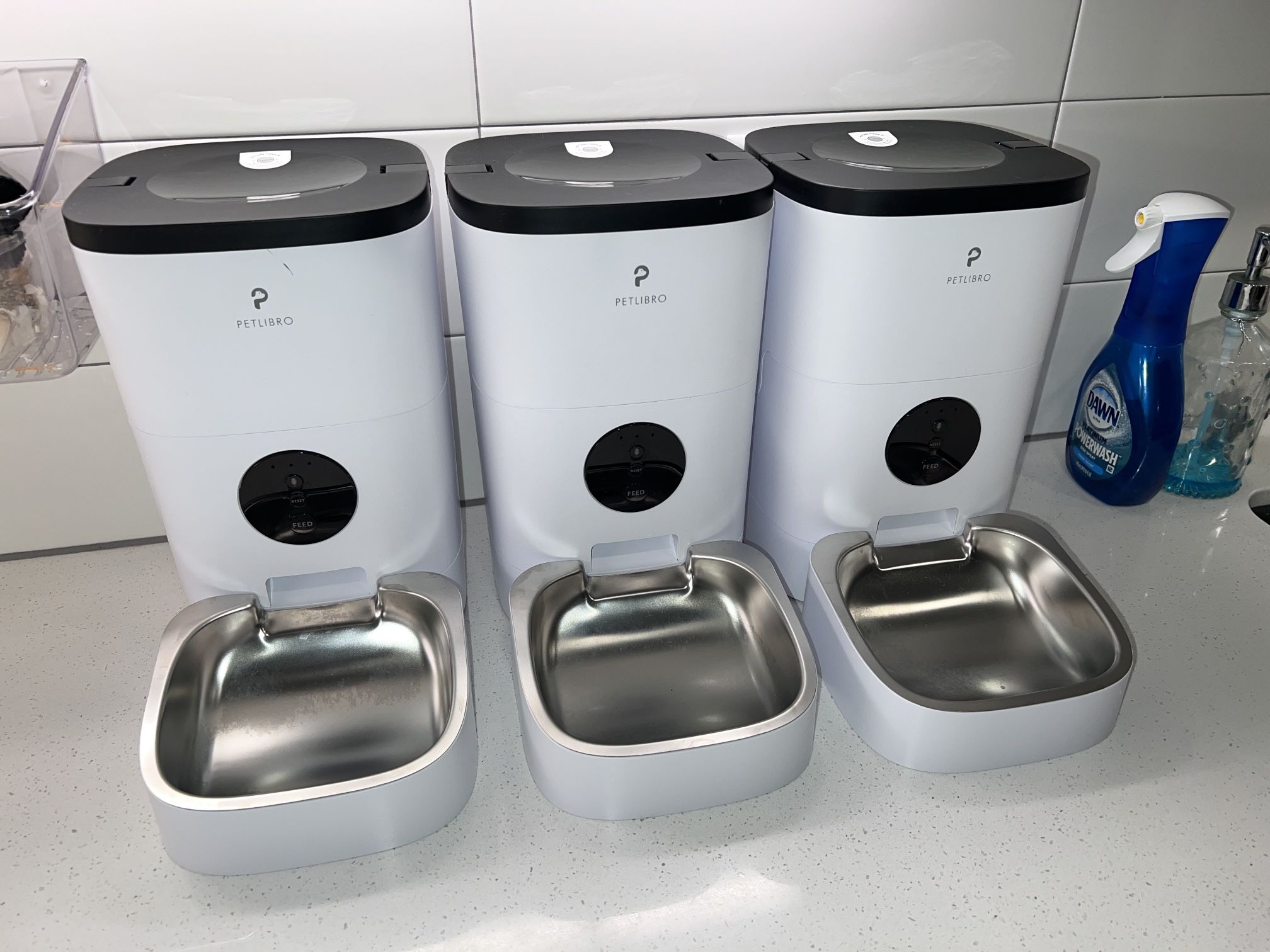 Automatic SMART WIFI Connected  Cat Food Dispenser 