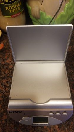 Dymo capacity 0 to 5 pound and kilogram