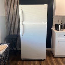 Frigidaire Refrigerator 