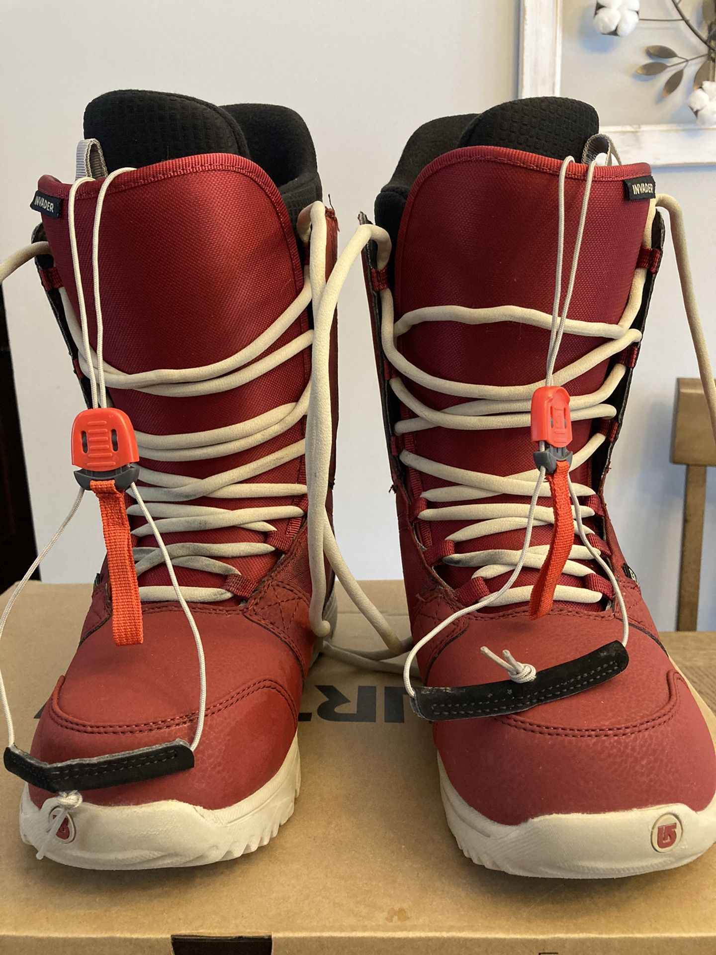 Snowboard Boots - Burton Invader