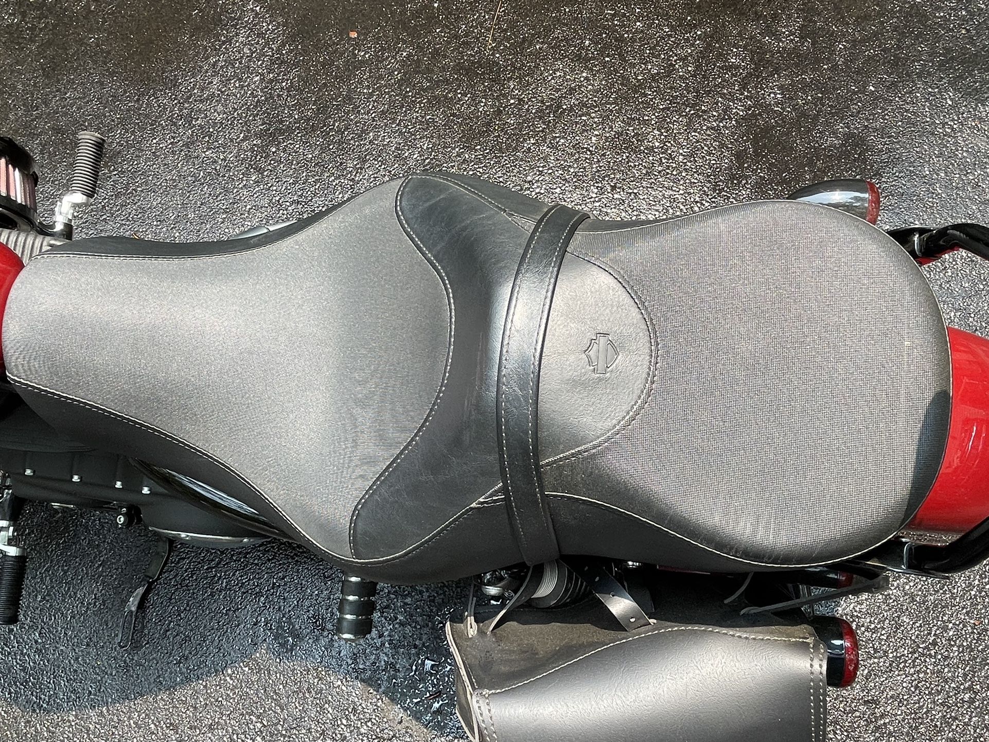 2019 Harley Sportster Iron 883 And Helmet