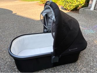 UPPAbaby Bassinet – Excellent Condition