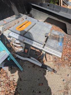 Portable table saw