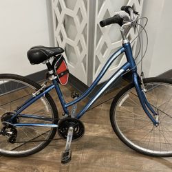 Giant Hybrid/Comfort Bike