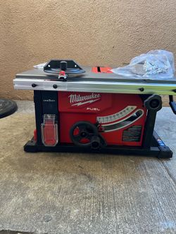 Milwaukee M18 Brushless 8-1/4 in. Table Saw (Tool-Only) NO FENCE