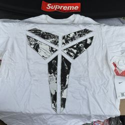 Size Medium - White Kobe T-Shirt Black Mamba
