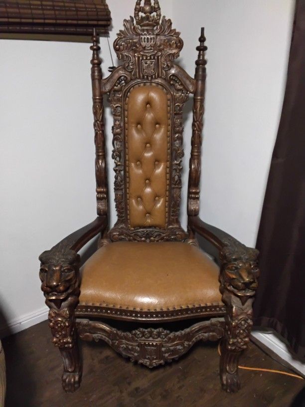 Royal King Chair