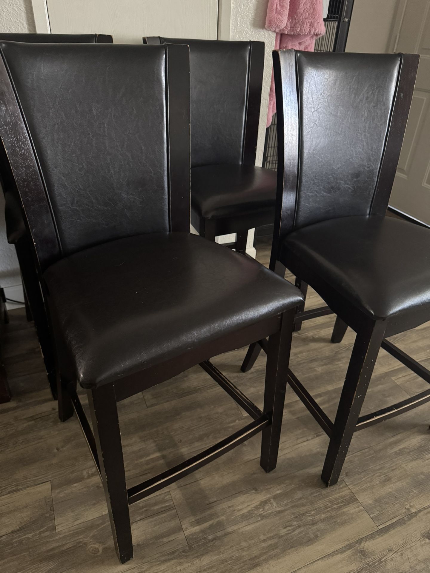 4 High Chairs 