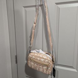 BEAUTIFUL NEW PURSE 