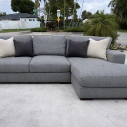 $200 • Grey Couch • Delivery Available (Fees Apply)