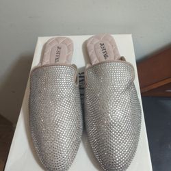 Nude Diamond Flats 8.5