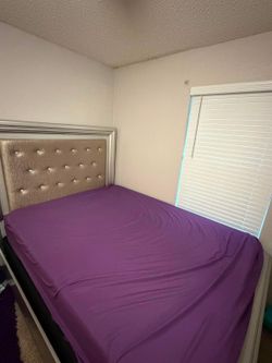 Tufted Upholstered Bed Frame with Headboard