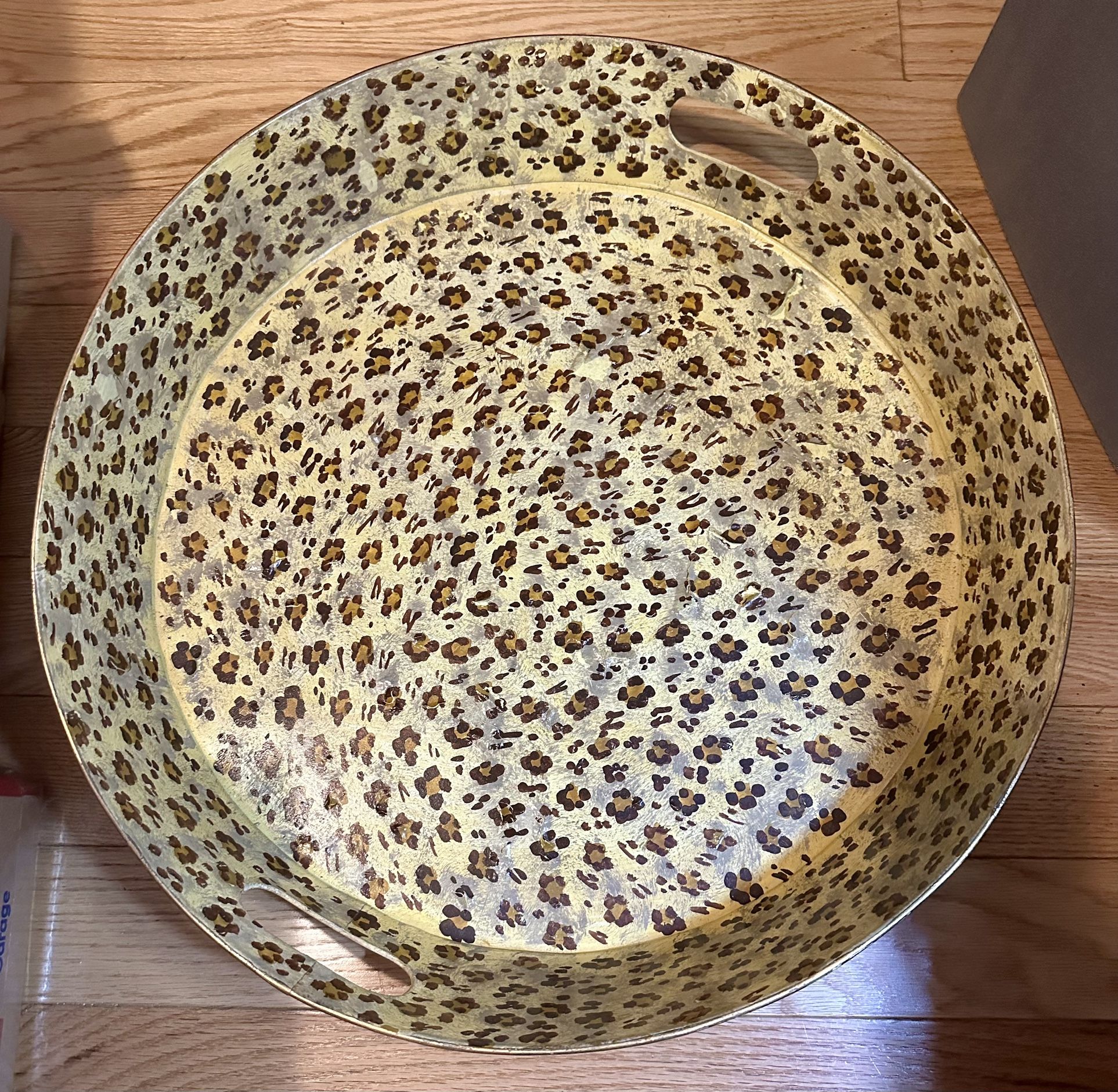 Large Round Leopard-Print Decorative Tray – 20.5”