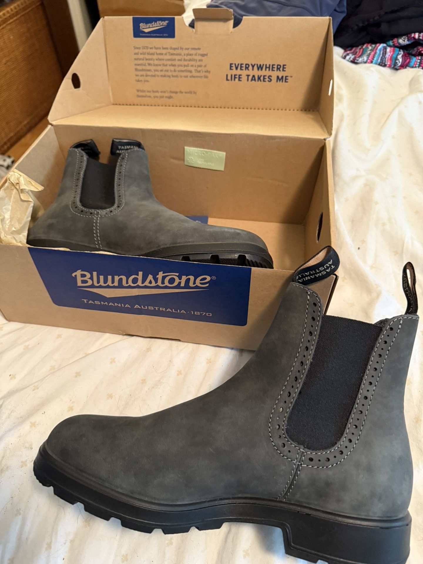 BRAND NEW Blundstone Boots Women Size 10 IS