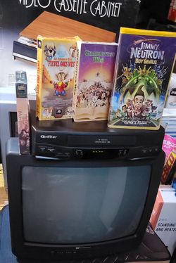 Oldschool 19" Color TV 📺 with VCR player and more!