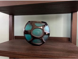 Shelf Vase