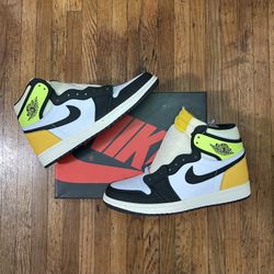 AIR JORDAN 1 RETRO HIGH OG (Black Volt) [ 8.5,  9  Men’s ]