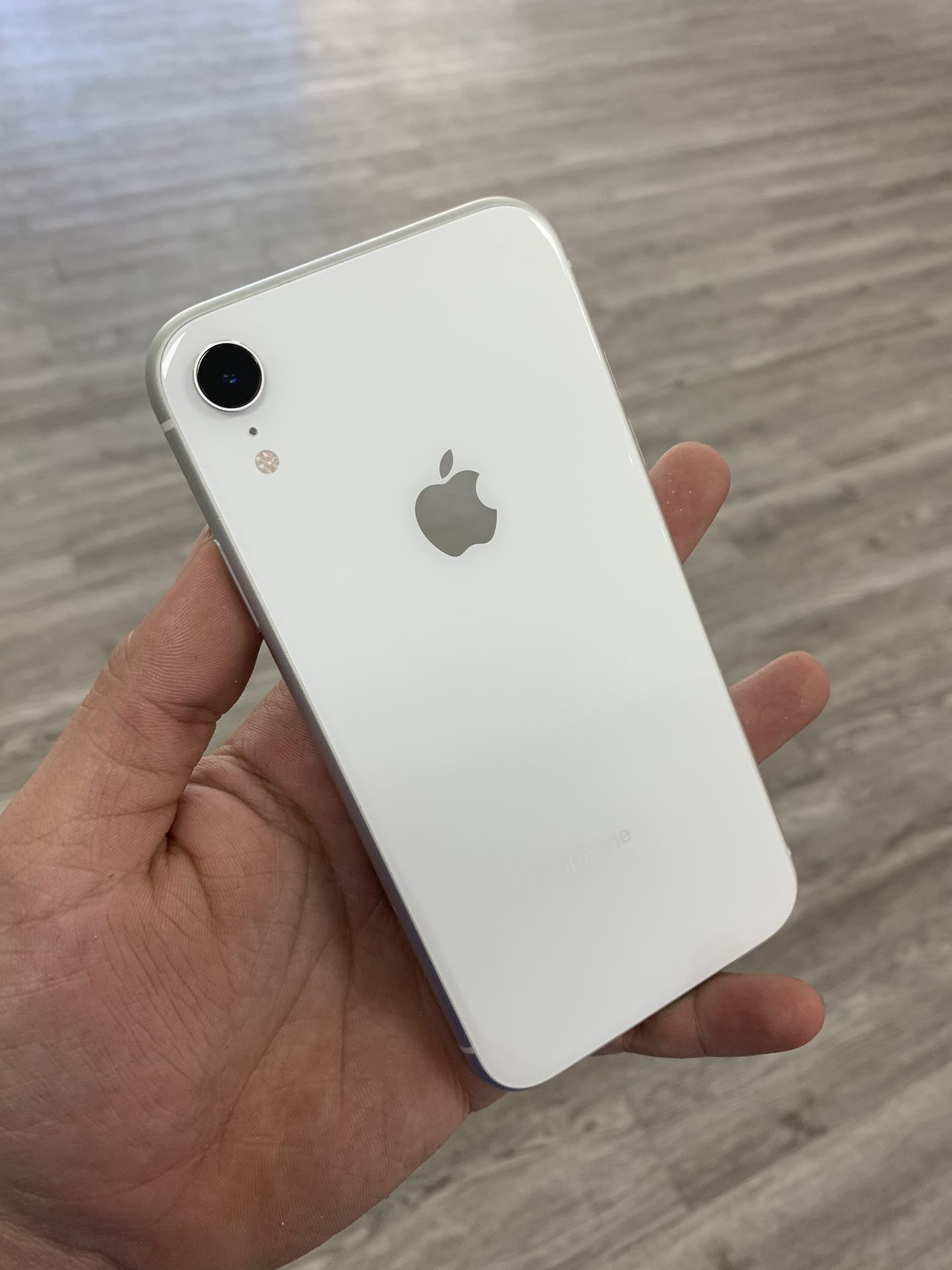 iPhoneXR64GB iPhoneXr 64GB ホワイト SIMフリー ムスビー｜Apple
