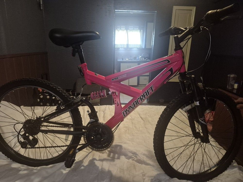24 Inch DynaCraft Mountain Bike