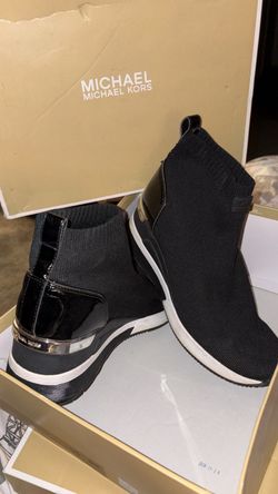 Women’s Michael Kors black booties/ shoes size 8