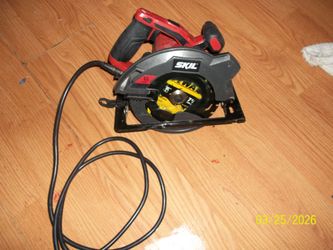 SKIL 15 Amp 120 V 7-1/4 Inch Corded Circular Saw With Single Beam Laser