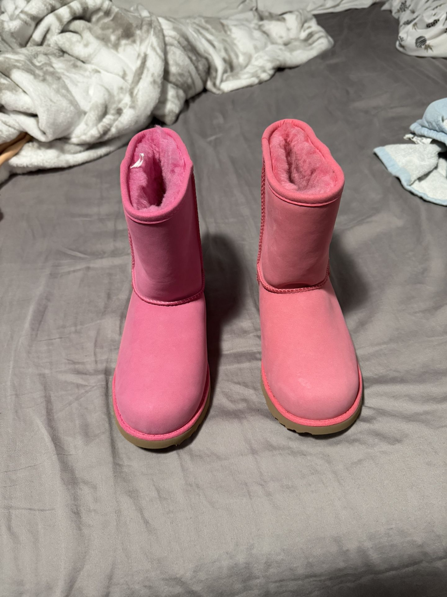 UGGS Kids Size 3
